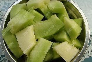 拉肚子吃瓜好吗,拉肚子时吃瓜的利弊分析