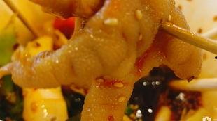 胖子吃蜜瓜视频播放,甜蜜滋味引发全民热议！